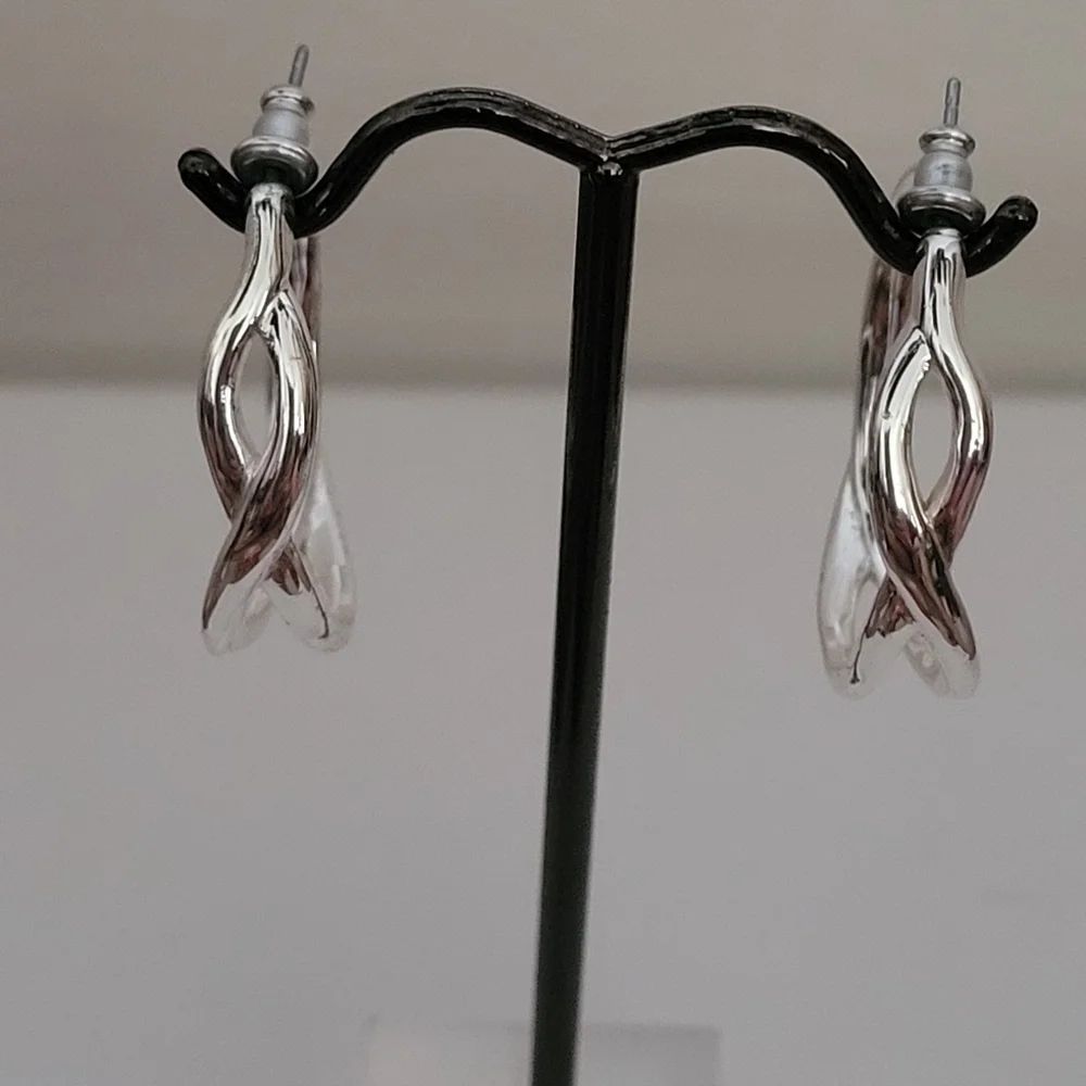Stella & Dot  Odette Hoop Earrings - Picture 5 of 8